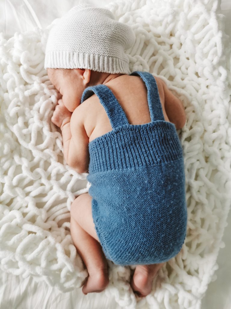 NEWBORN photography Nazare Portugal - Kamila Weder Photography