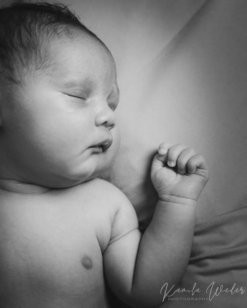 NEWBORN photography Nazare Portugal - Kamila Weder Photography
